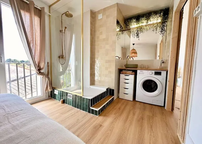 Superbe Renove Avec Cinema - Cap D'agde *